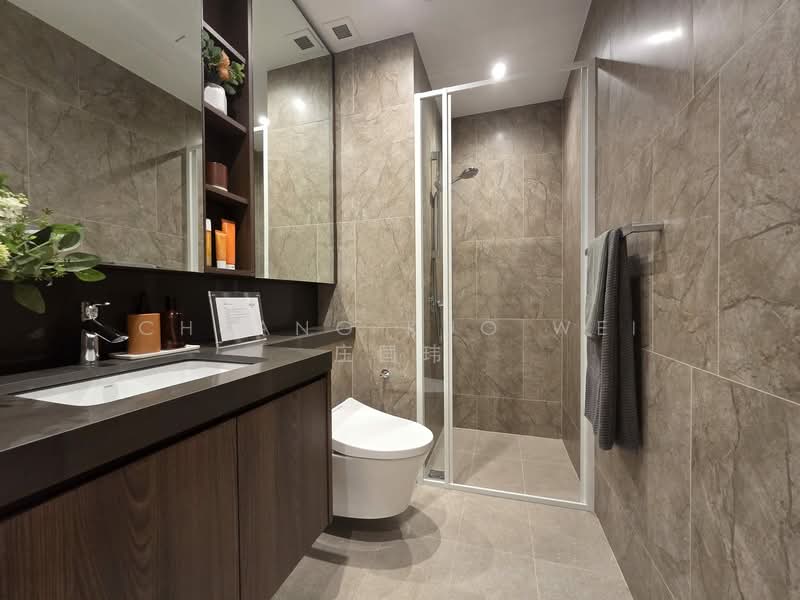 Freehold 1Km to Good Pri School. Walk to MRT, , 4 Bedrooms, 1,281 sqft, Condominium For Sale, by Chuang Kuo Wei 庄国玮, 500138586 - Bathroom - PropertyGuru.com.sg