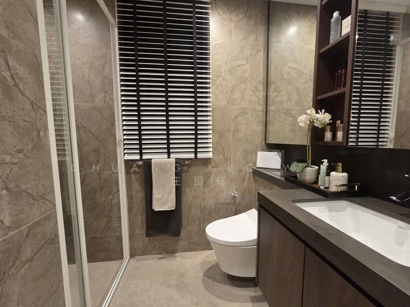 Freehold 1Km to Good Pri School. Walk to MRT, , 4 Bedrooms, 1,281 sqft, Condominium For Sale, by Chuang Kuo Wei 庄国玮, 500138586 - Bathroom - PropertyGuru.com.sg