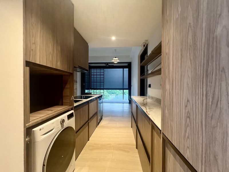 The Hyde, 11 Balmoral Road, 2 Bedrooms, 678 sqft, Condominium For Sale, by April Liu, 500138595 - Kitchen - PropertyGuru.com.sg