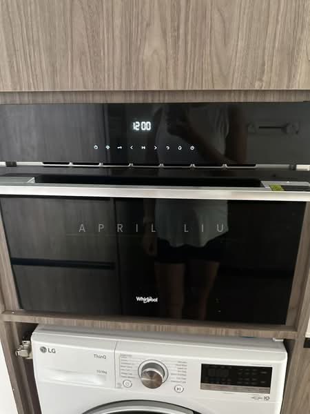 The Hyde, 11 Balmoral Road, 2 Bedrooms, 678 sqft, Condominium For Sale, by April Liu, 500138595 - Kitchen - PropertyGuru.com.sg