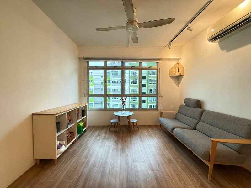 808B Chai Chee Road, 808B Chai Chee Road, 3 Bedrooms, 1,001 sqft, HDB Flat For Sale, by Kavin Kuah, 500138599 - Living Room - PropertyGuru.com.sg