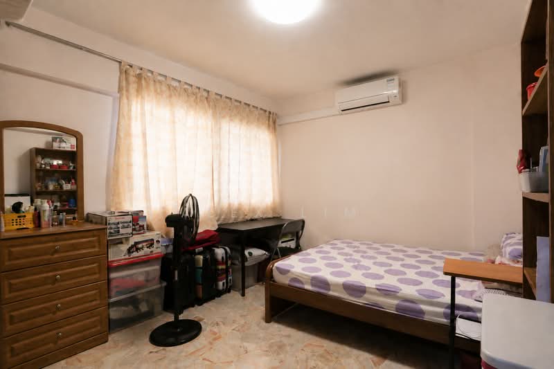 310 Jurong East Street 32, 310 Jurong East Street 32, 3 Bedrooms, 1,130 sqft, HDB Flat For Sale, by Alex Lim, 500138605 - Bedroom - PropertyGuru.com.sg