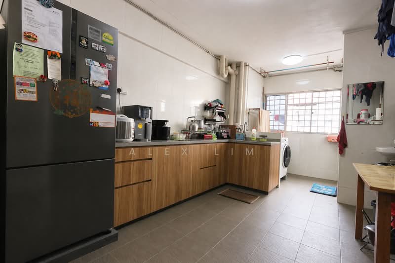 310 Jurong East Street 32, 310 Jurong East Street 32, 3 Bedrooms, 1,130 sqft, HDB Flat For Sale, by Alex Lim, 500138605 - Kitchen - PropertyGuru.com.sg