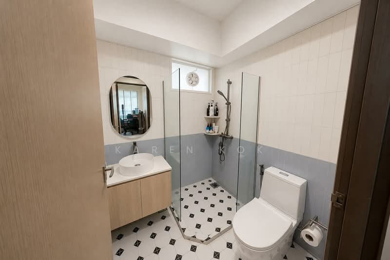 113D McNair Towers, 113D Mcnair Road, 2 Bedrooms, 732 sqft, HDB Flat For Sale, by Karen Kok, 500138614 - Bathroom - PropertyGuru.com.sg