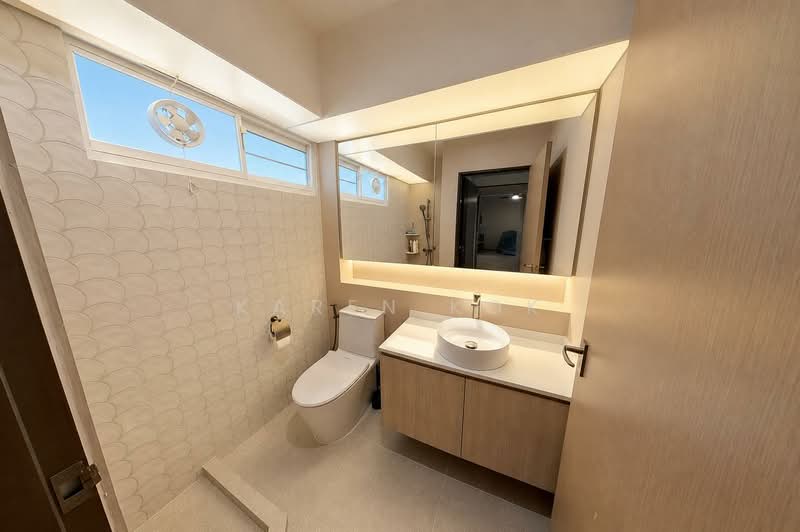 113D McNair Towers, 113D Mcnair Road, 2 Bedrooms, 732 sqft, HDB Flat For Sale, by Karen Kok, 500138614 - Bathroom - PropertyGuru.com.sg