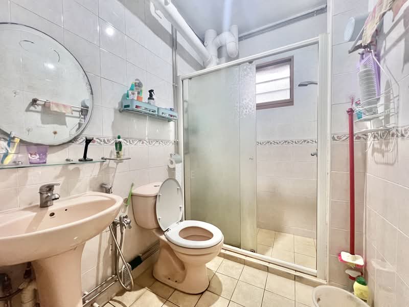 313B Anchorvale Road, 313B Anchorvale Road, 3 Bedrooms, 990 sqft, HDB Flat For Sale, by Nate Lim, 500138621 - Bathroom - PropertyGuru.com.sg