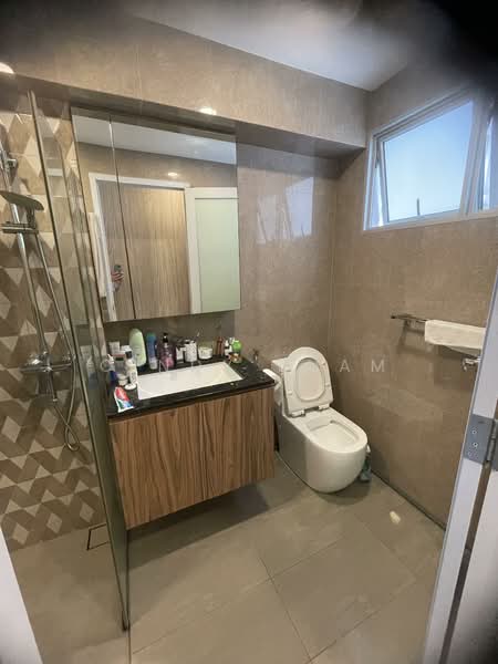 135 Bishan Street 12, 135 Bishan Street 12, 3 Bedrooms, 1,302 sqft, HDB Flat For Rent, by Cindy Kuam, 500138632 - Bathroom - PropertyGuru.com.sg