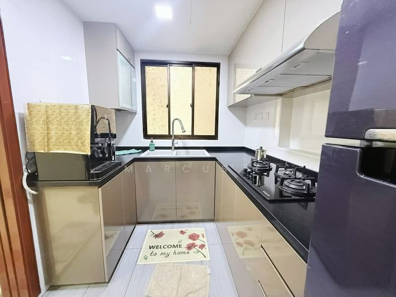 The Mayfair, 1 Jurong East Street 32, 3 Bedrooms, 1,184 sqft, Condominium For Rent, by Marcus T, 500138633 - Kitchen - PropertyGuru.com.sg