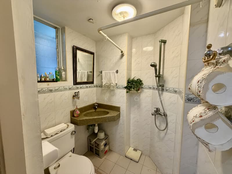 Pine Grove, 1N Pine Grove, 3 Bedrooms, 1,362 sqft, Condominium For Sale, by Derek Kong, 500138636 - PropertyGuru.com.sg