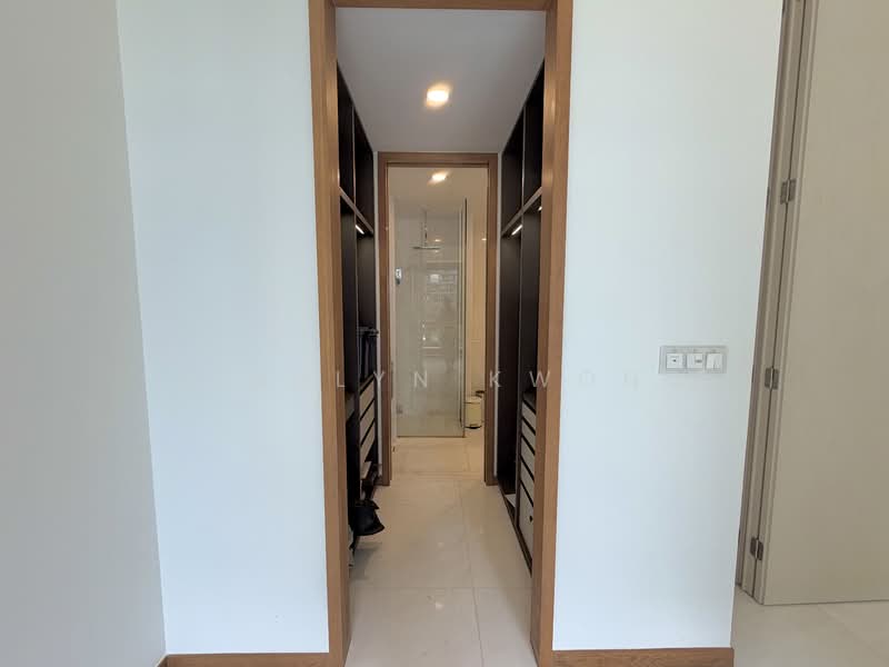Marina One Residences, 21 Marina Way, 1 Bedroom, 721 sqft, Condominium For Sale, by Jesslyn Kwong, 500138639 - Walk-in Wardrobe - PropertyGuru.com.sg