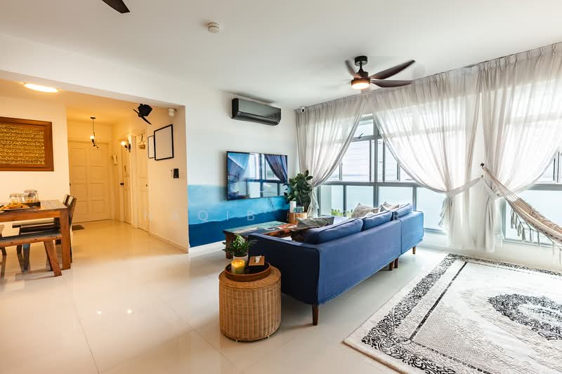 422B Northshore Dr, 422B Northshore Dr, 3 Bedrooms, 1,216 sqft, HDB Flat For Sale, by Naqib Nizar, 500138645 - Living Room - PropertyGuru.com.sg