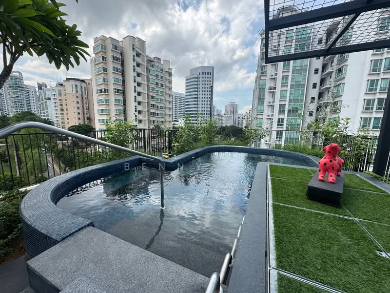 Jervois Mansion, 4 Jervois Close, 3 Bedrooms, 1,001 sqft, Condominium For Sale, by Benny Ng, 500138648 - Rooftop Pool 1 - PropertyGuru.com.sg