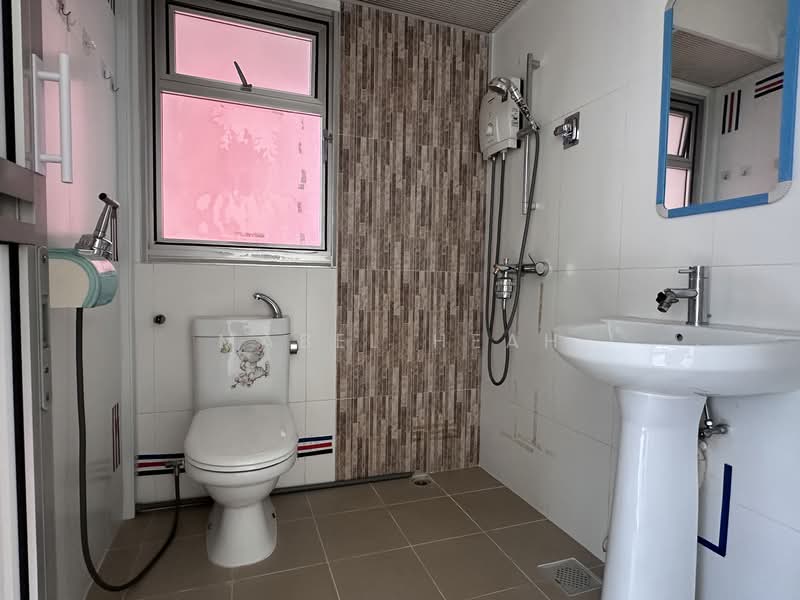 448B Bukit Batok West Avenue 9, 448B Bukit Batok West Avenue 9, 1 Bedroom, 409 sqft, HDB Flat For Sale, by Mabel Heah, 500138651 - Bathroom - PropertyGuru.com.sg