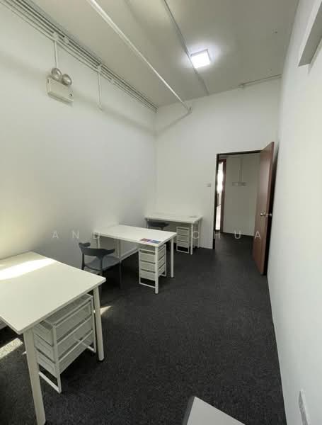 Wcega Tower, 21 Bukit Batok Crescent, 1,173 sqft, Light Industrial (B1) For Sale, by Andrew Chua, 500138652 - Study - CommercialGuru.com.sg