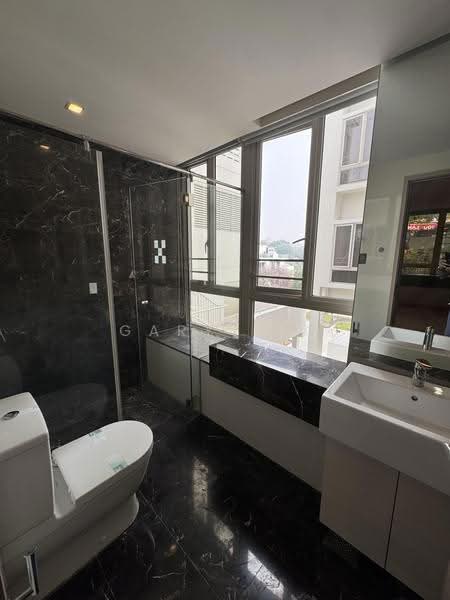Flamingo Valley, 460 Siglap Road, East Coast / Marine Parade, 3 Bedrooms, 1,152 sqft, Condominium For Sale, by Gary Yeo, 500138654 - Bathroom - PropertyGuru.com.sg