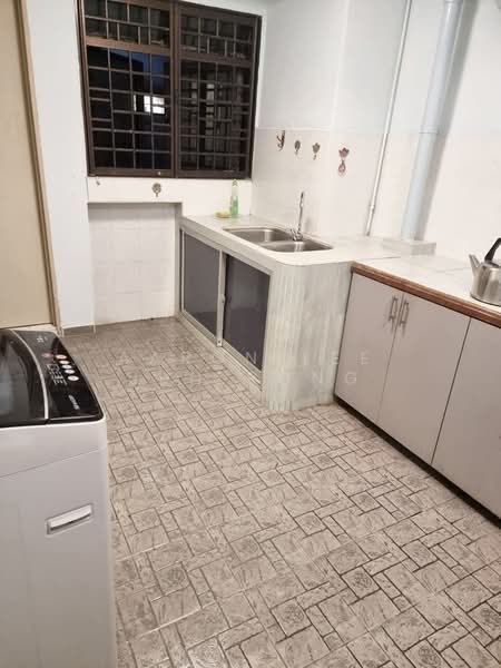63 Kallang Bahru, 63 Kallang Bahru, 2 Bedrooms, 699 sqft, HDB Flat For Sale, by Aaron Lee Jun Rong, 500138655 - Kitchen - PropertyGuru.com.sg