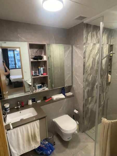 Penrose, 20 Sims Drive, 2 Bedrooms, 797 sqft, Condominium For Rent, by Judy Cho, 500138664 - Bathroom - PropertyGuru.com.sg
