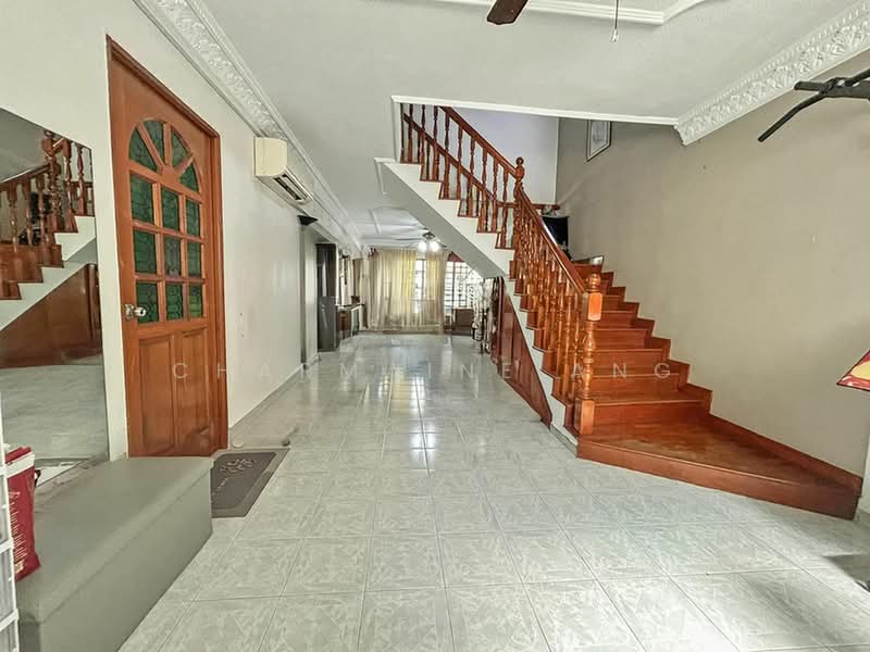 ❤️UNDERVALUE❤️D27❤️ Spacious EM ❤️ Serious Seller!, , 4 Bedrooms, 1,593 sqft, HDB Flat For Sale, by Charmaine Ang, 500138665 - Entrance - PropertyGuru.com.sg