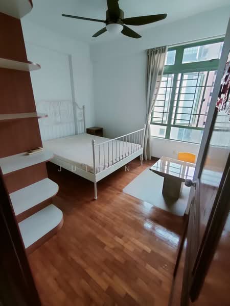 Windermere, 28 Choa Chu Kang Street 64, 3 Bedrooms, 1,281 sqft, Condominium For Sale, by Julian Li, 500138673 - Bedroom - PropertyGuru.com.sg