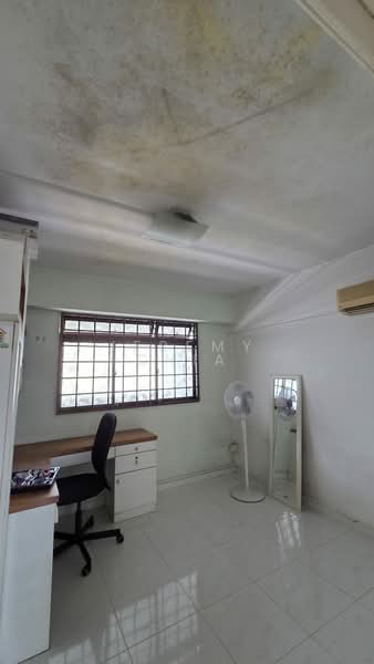 635 Yishun Street 61, 635 Yishun Street 61, 3 Bedrooms, 903 sqft, HDB Flat For Sale, by Jeremy Chia, 500138682 - Study - PropertyGuru.com.sg