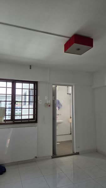 635 Yishun Street 61, 635 Yishun Street 61, 3 Bedrooms, 903 sqft, HDB Flat For Sale, by Jeremy Chia, 500138682 - Bathroom - PropertyGuru.com.sg