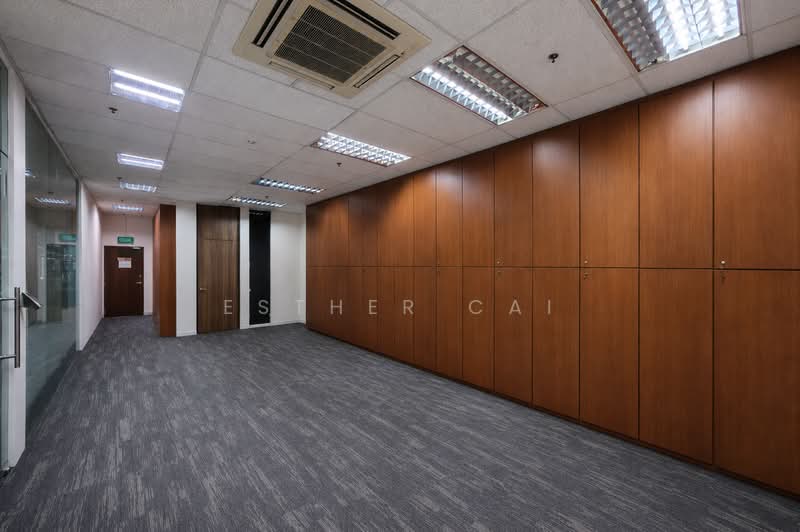 Cheap! Tai Seng, Huge Floor Plate Commercial Office Near MRT, , 9,000 sqft, Light Industrial (B1) For Rent, by Esther Cai, 500138684 - Corridor - CommercialGuru.com.sg