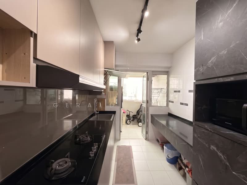 430B Yishun Avenue 11, 430B Yishun Avenue 11, 3 Bedrooms, 990 sqft, HDB Flat For Sale, by Geraldine Lee, 500138688 - Kitchen - PropertyGuru.com.sg