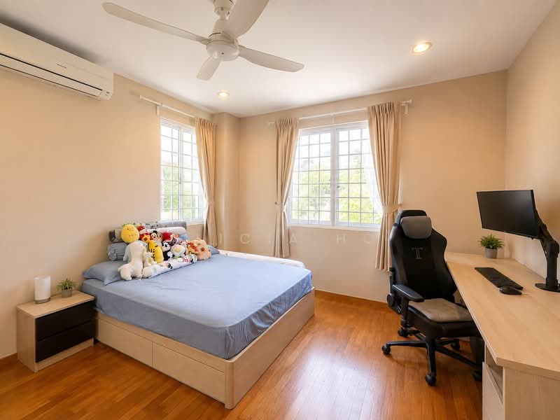3 Storey Detached in D19 near MRT, , 6 Bedrooms, 6,000 sqft, Detached House For Sale, by Alicia Ho, 500138695 - Bedroom - PropertyGuru.com.sg