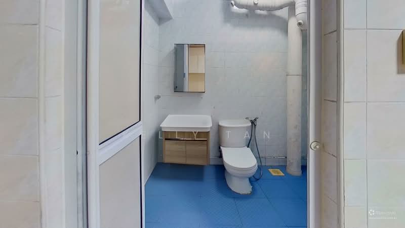 959 Hougang Street 91, 959 Hougang Street 91, 4 Bedrooms, 1,474 sqft, HDB Flat For Sale, by Kelly Tan, 500138704 - Bathroom - PropertyGuru.com.sg