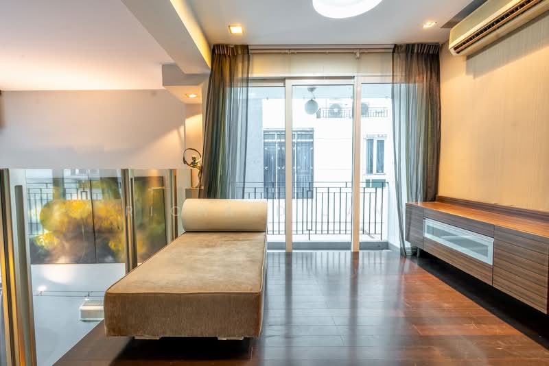 The Springside, 20 Springside Walk, 5 Bedrooms, 3,348 sqft, Corner Terrace For Sale, by Richard Jany, 500138715 - Living Room - PropertyGuru.com.sg