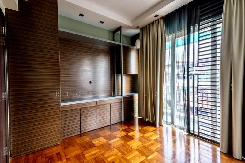 The Springside, 20 Springside Walk, 5 Bedrooms, 3,348 sqft, Corner Terrace For Sale, by Richard Jany, 500138715 - Living Room - PropertyGuru.com.sg