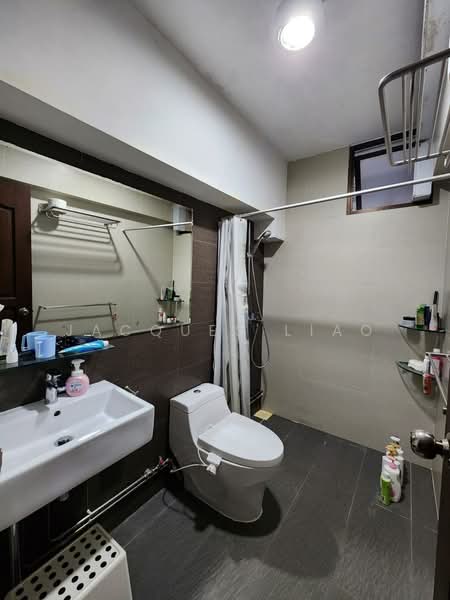 290C Bukit Batok East Avenue 3, 290C Bukit Batok East Avenue 3, 3 Bedrooms, 1,518 sqft, HDB Flat For Sale, by Jacques Liao, 500138722 - Bathroom - PropertyGuru.com.sg