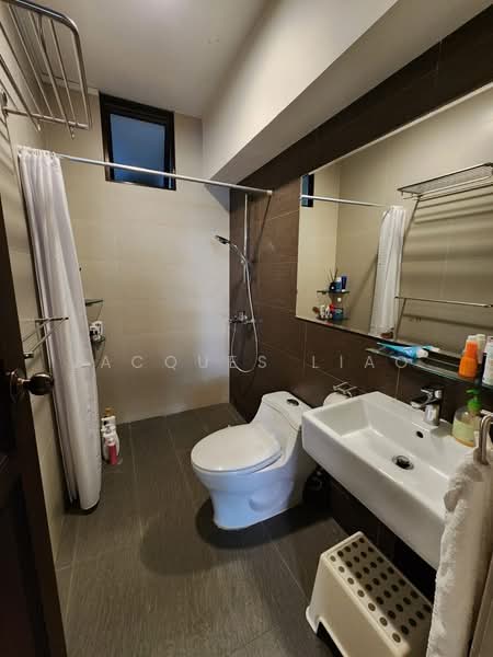 290C Bukit Batok East Avenue 3, 290C Bukit Batok East Avenue 3, 3 Bedrooms, 1,518 sqft, HDB Flat For Sale, by Jacques Liao, 500138722 - Bathroom - PropertyGuru.com.sg