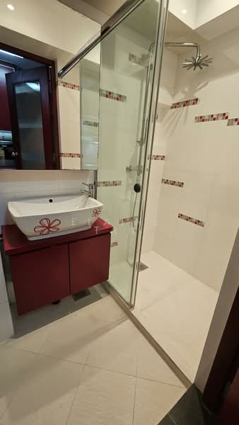 19 Cantonment Close, 19 Cantonment Close, 2 Bedrooms, 969 sqft, HDB Flat For Rent, by Elaine Tan, 500138732 - Bathroom - PropertyGuru.com.sg