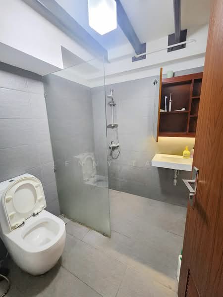West Coast Gardens, , 4 Bedrooms, 2,500 sqft, Terraced House For Sale, by Lenny Tan, 500138744 - Bathroom - PropertyGuru.com.sg