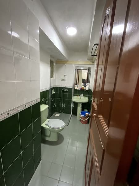 Melville Park, 26 Simei Street 1, 2 Bedrooms, 958 sqft, Condominium For Rent, by Phani Kumar Anne, 500138745 - Bathroom - PropertyGuru.com.sg