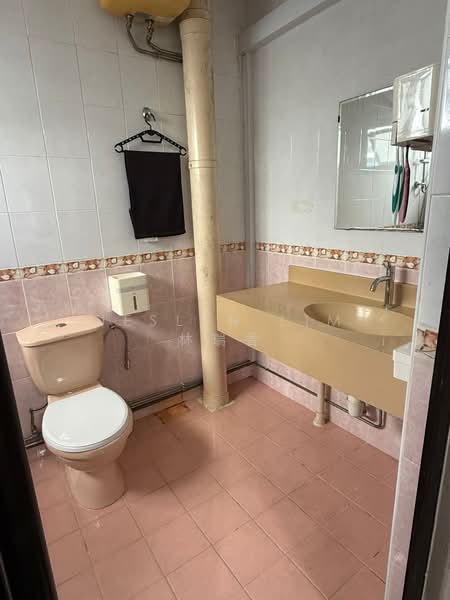 359B Admiralty Drive, 359B Admiralty Drive, 4 Bedrooms, 1,410 sqft, HDB Flat For Sale, by Jeslyn Lim 林瑞香, 500138746 - Bathroom - PropertyGuru.com.sg