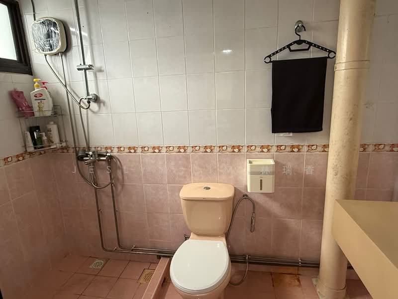 359B Admiralty Drive, 359B Admiralty Drive, 4 Bedrooms, 1,410 sqft, HDB Flat For Sale, by Jeslyn Lim 林瑞香, 500138746 - Bathroom - PropertyGuru.com.sg