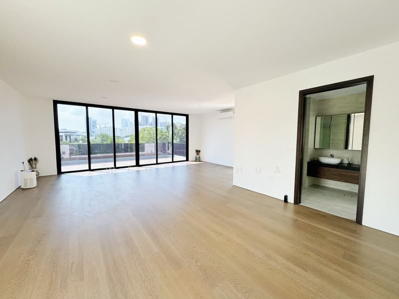 Rare Bungalow in D10- Architect Designed with Pool & Lift, , 5 Bedrooms, 12,110 sqft, Detached House For Sale, by Wendy Chua, 500138753 - Junior Master Bedroom - PropertyGuru.com.sg