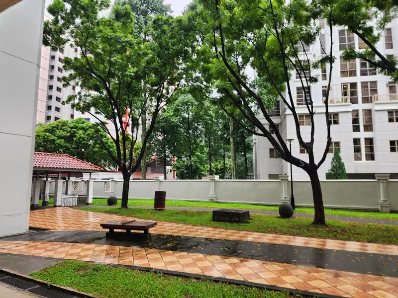 518 Jurong West Street 52, 518 Jurong West Street 52, 2 Bedrooms, 796 sqft, HDB Flat For Sale, by Jeannie Anastasia Koe 高晶晶, 500138755 - Exterior - PropertyGuru.com.sg
