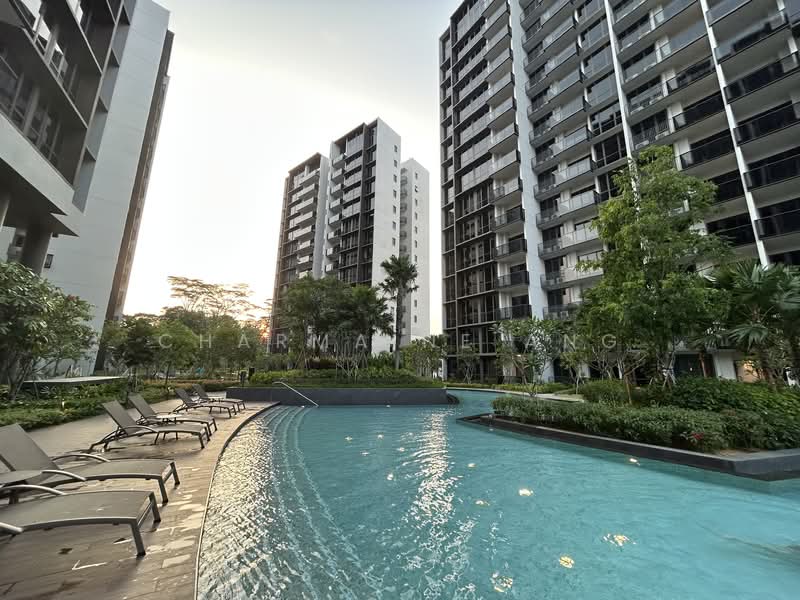 Super Cheap 2 Bedder at Hillview! Serious Seller, , 2 Bedrooms, 678 sqft, Condominium For Sale, by Charmaine Ang, 500138764 - Exterior - PropertyGuru.com.sg