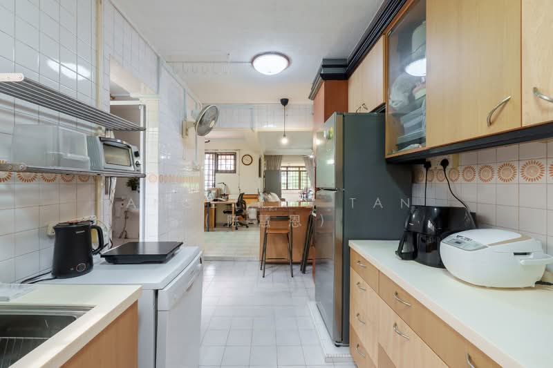 111 Hougang Avenue 1, 111 Hougang Avenue 1, 3 Bedrooms, 1,432 sqft, HDB Flat For Sale, by Angeline Tan (陈慧恩), 500138777 - Kitchen - PropertyGuru.com.sg