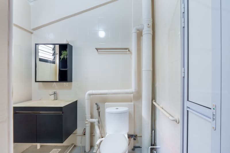 111 Hougang Avenue 1, 111 Hougang Avenue 1, 3 Bedrooms, 1,432 sqft, HDB Flat For Sale, by Angeline Tan (陈慧恩), 500138777 - Bathroom - PropertyGuru.com.sg