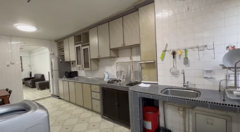 345 Clementi Avenue 5, 345 Clementi Avenue 5, 2 Bedrooms, 721 sqft, HDB Flat For Sale, by May Chong 張雲, 500138782 - Kitchen - PropertyGuru.com.sg