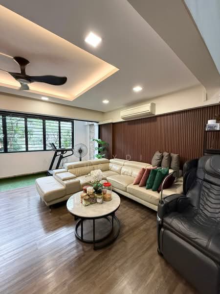558 Jurong West Street 42, 558 Jurong West Street 42, 3 Bedrooms, 1,614 sqft, HDB Flat For Sale, by Rusydi Yusoff, 500138799 - Living Room - PropertyGuru.com.sg