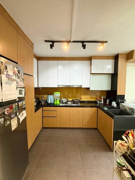 558 Jurong West Street 42, 558 Jurong West Street 42, 3 Bedrooms, 1,614 sqft, HDB Flat For Sale, by Rusydi Yusoff, 500138799 - Kitchen - PropertyGuru.com.sg