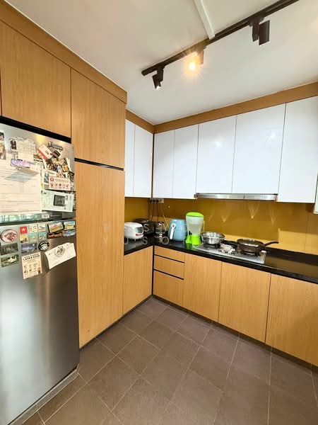 558 Jurong West Street 42, 558 Jurong West Street 42, 3 Bedrooms, 1,614 sqft, HDB Flat For Sale, by Rusydi Yusoff, 500138799 - Kitchen - PropertyGuru.com.sg