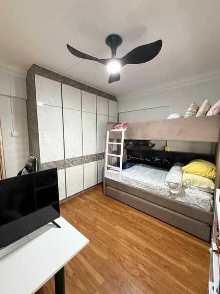 558 Jurong West Street 42, 558 Jurong West Street 42, 3 Bedrooms, 1,614 sqft, HDB Flat For Sale, by Rusydi Yusoff, 500138799 - Bedroom - PropertyGuru.com.sg