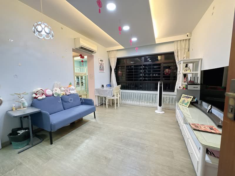 337B Tah Ching Road, 337B Tah Ching Road, 2 Bedrooms, 689 sqft, HDB Flat For Sale, by Joanne Zeng, 500138803 - Living Room - PropertyGuru.com.sg