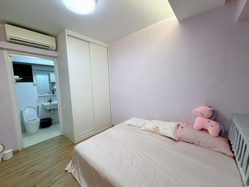 337B Tah Ching Road, 337B Tah Ching Road, 2 Bedrooms, 689 sqft, HDB Flat For Sale, by Joanne Zeng, 500138803 - Bedroom - PropertyGuru.com.sg